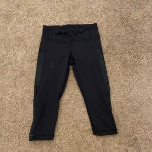 Lululemon Cropped Leggings in Black